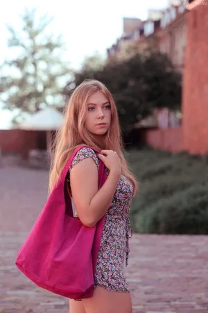 Vera Pelle Śliwka zamszowa torebka damska skórzana na ramię z saszetką N88