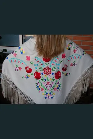 FLAMENCO Dodatek PGM3933. SHAWL, Kolor . Kobieta.