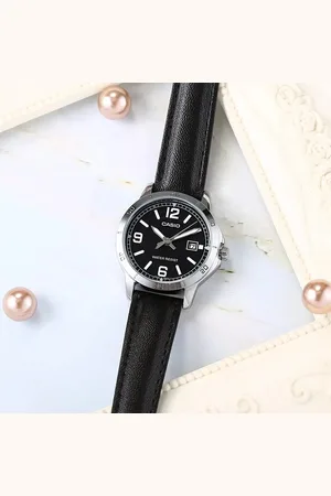 Casio Zegarki marki model LTP-V004L. Kolor Czarny, Akcesoria Damskie. sezon: Cały rok