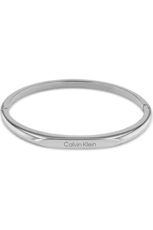 Calvin Klein Damen Armreif aus silbernem Edelstahl hergestellt, aus der Faceted Kollektion, Magnetverschluss, Durchmesser 52 x 61 mm, 35000045