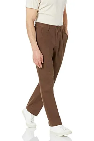 Amazon Męskie klasyczne dopasowanie odporne na zagniecenia plisowane spodnie chinosy (dostępne w dużych i wysokich), brązowe, 33 W x 32 L