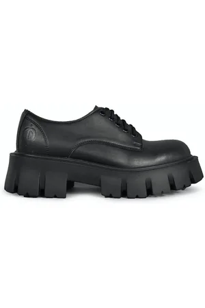 Altercore Półbuty DEIDRA VEGAN BLACK PATENT damskie kolor na platformie