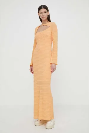 Résumé Résumé sukienka AriaRS Dress kolor maxi dopasowana 20481120