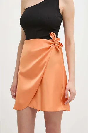 Guess Spódnica IRINA kolor mini rozkloszowana W4GD0A WF1T2