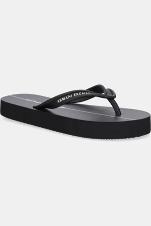 Armani Exchange Japonki damskie kolor na płaskim obcasie XDQ010 XV700 N642
