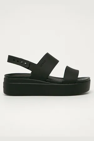Crocs Sandały Brooklyn Low Wedge damskie kolor 206453