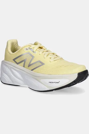 New Balance Buty do biegania Fresh Foam x More v5 kolor WMORCD5