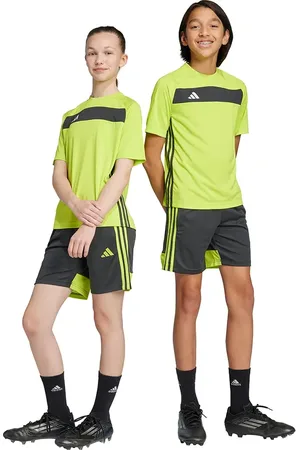 adidas T-shirt dziecięcy kolor z aplikacją JW0455