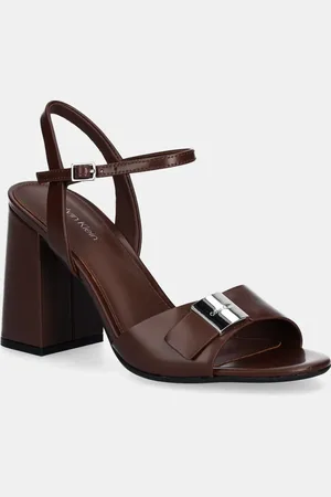 Calvin Klein Sandały nubukowe HEEL SANDAL 85 W/CK HW - LTH kolor HW0HW02485