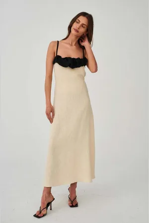 UNDRESS CODE Sukienka kolor midi prosta