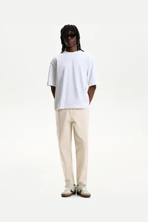 Bershka Jeansy O Kroju Straight Fit Mężczyzna 32