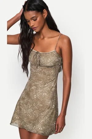 Bershka Tiulowa Sukienka Mini Na Ramiączkach