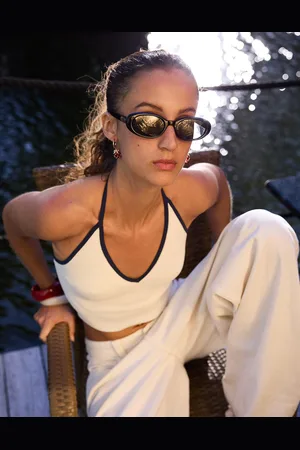 Bershka Kontrastowy Top Z Dekoltem Halter