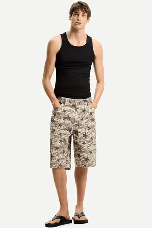 Bershka Jeansowe Bermudy Cargo Baggy Z Nadrukiem Mężczyzna 34