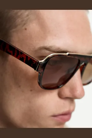 Bershka Okulary Przeciwsłoneczne Z Masy Żywicznej Mężczyzna