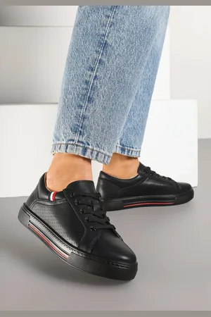 INNY Czarne Płaskie Sneakersy ze Skóry Naturalnej ze Skórzaną Wkładką Ozdobione Perforacją Zelili