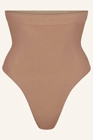 SKIMS Stringi Modelujące Seamless Sculpt beige