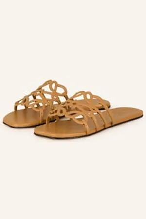 Loewe Klapki Petal Anagram beige