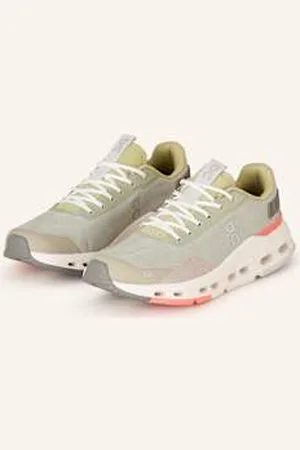 On Running Sneakersy Cloudnova Form 2 beige