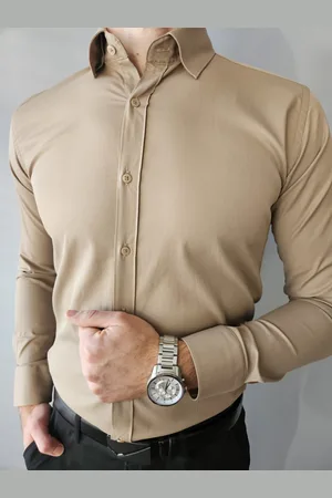 Butiklalala Koszula męska klasyczna beżowa z kołnierzykiem slim fit