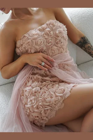Butiklalala Sukienka beżowa tiulowa Roses