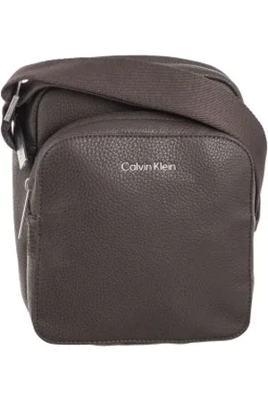 Calvin Klein Torebka Reporterka CK Must Reporter S W/PCKT Java Brown Pebble K50K512204 BAR (CK546-b)