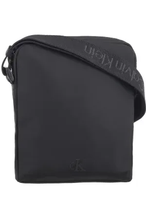Calvin Klein Torebka Reporterka Over Webbing Reporter18 NY Black K50K512567 BEH (CK585-a)