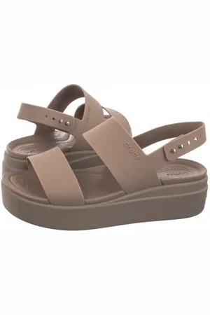 Crocs Sandały Brooklyn Low Wedge W Latte/Mushroom 206453-2EL (CR199-f)