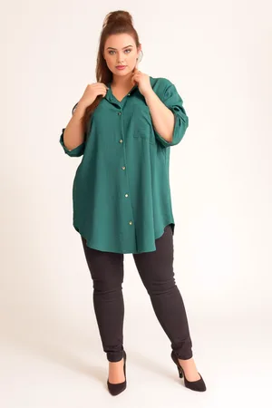 producent zagraniczny Koszula plus size z kieszonką na biuście ( 46-56)