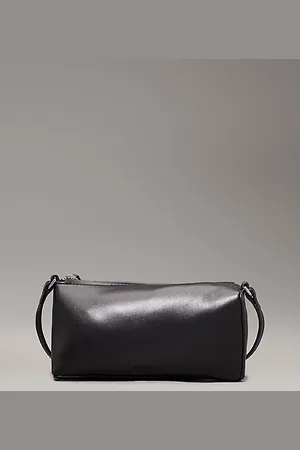 Calvin Klein Mała torba przez ramię ze skóry koźlęcej