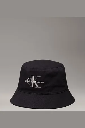 Calvin Klein Kapelusz typu bucket hat z diagonalu