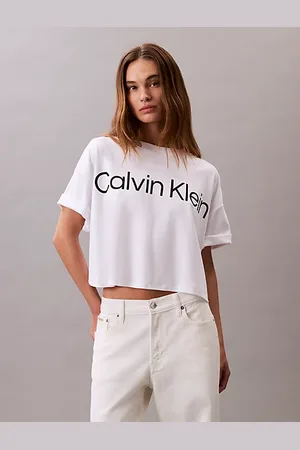Calvin Klein T-shirt o skróconym pudełkowym kroju z grafiką z logo
