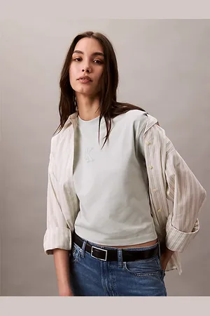 Calvin Klein T-shirt o skróconym kroju z monogramem