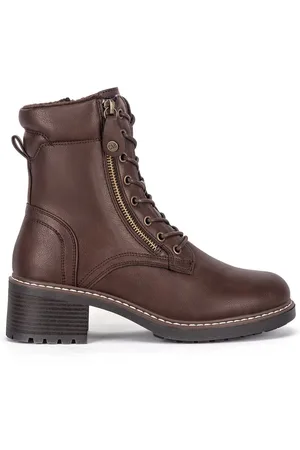 Clara Barson WYL3984-1
