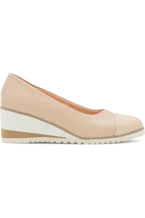 Clara Barson WYL3396-2
