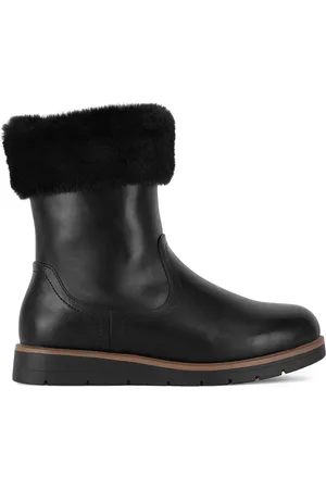 Clara Barson WYL3986-1