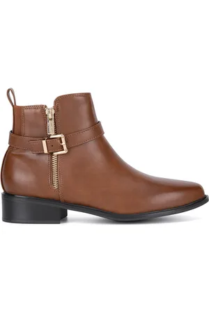 Clara Barson WYL4016-1