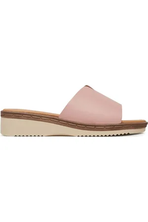 Clara Barson WFA3692-1