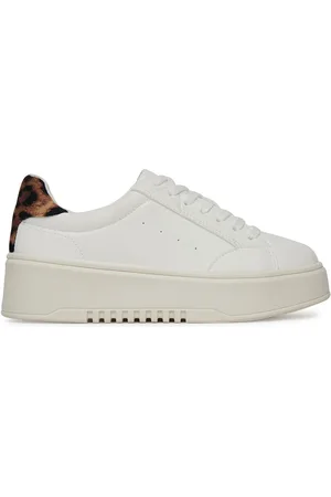 DeeZee AM25232-R