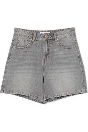 Cropp Szare jeansowe bermudy z efektem sprania