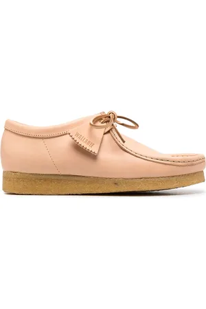 Clarks Wallabee low-top lace-up boots
