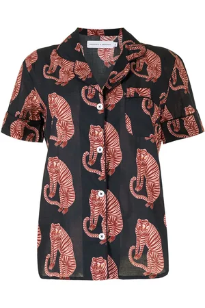 Desmond & Dempsey Tiger-print pyjama set