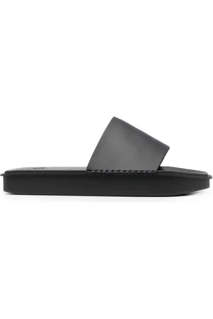 Y-3 Stud-detail slides