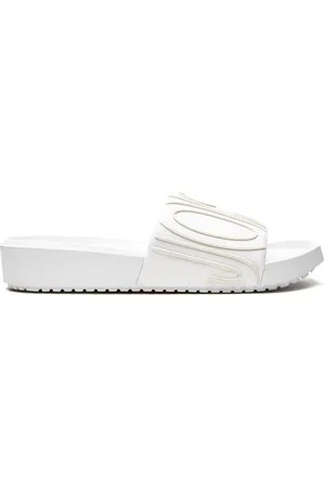 Jordan Nola flat slides