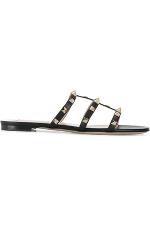 VALENTINO GARAVANI Rockstud flat leather sandals
