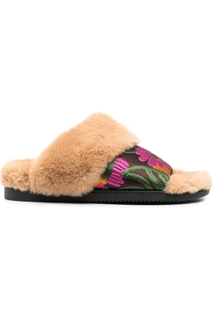 La DoubleJ Faux-fur floral strap slides