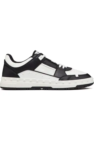VALENTINO GARAVANI Freedots low-top leather sneakers