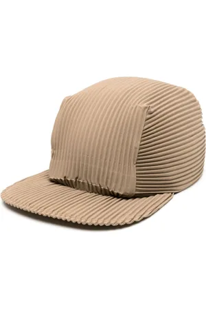 Issey Miyake Plissé baseball cap