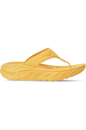 Hoka One One Ora Recovery flip flops