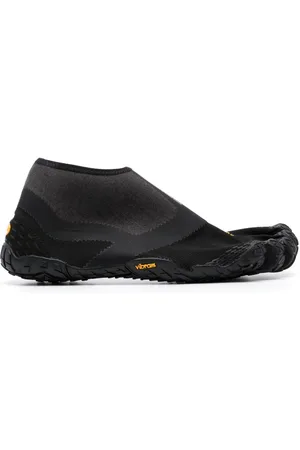 SUICOKE Split toe slip-on sneakers